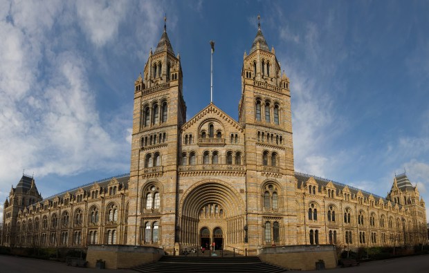 Natural_History_Museum_London_Jan_2006.jpg